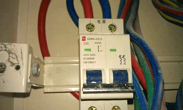 漏電保護裝置是造成西安西瑪電機頻繁燒毀的原因。